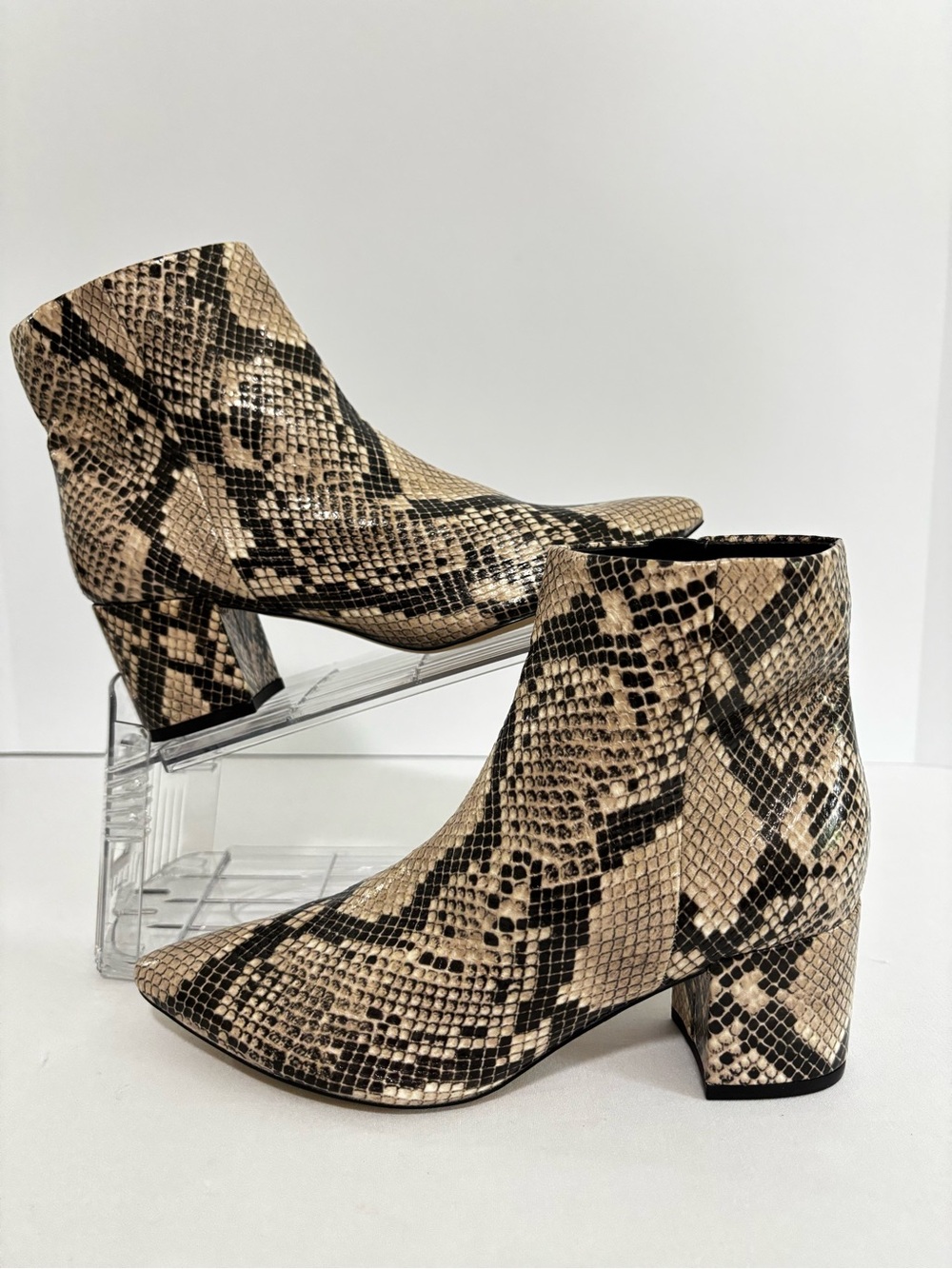 Y2K Statement Marc Fisher Snakeskin Ankle Boots 6.5 Pointed Toe Block Heel